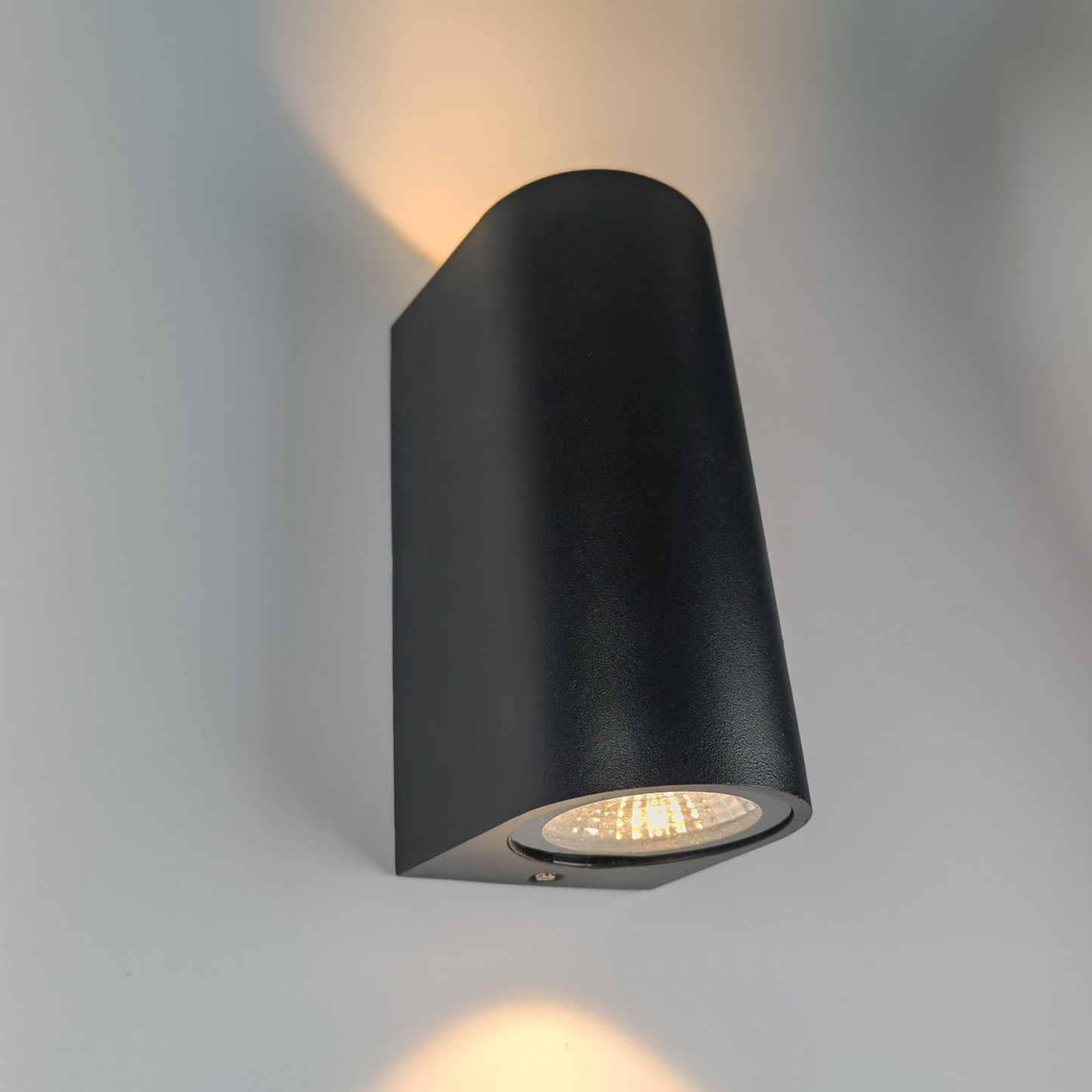 Modern Black Metal Wall Light Warm White 3000K Decorative Wall Sconce