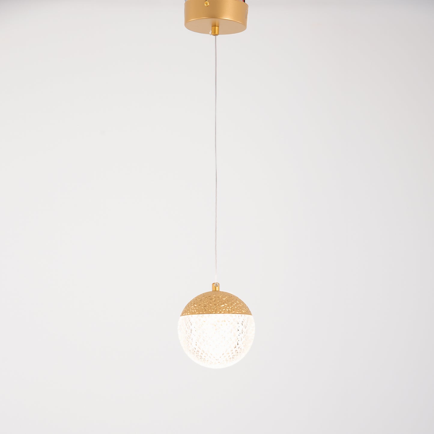 Dual-head design provides balanced illumination, ideal for dining tables, kitchen islands, and counters