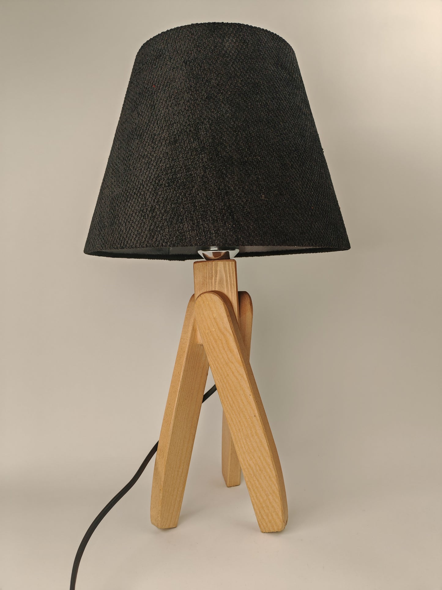Modern Wooden Table Lamp with Black Shade – Stylish Bedside & Desk Lighting E27