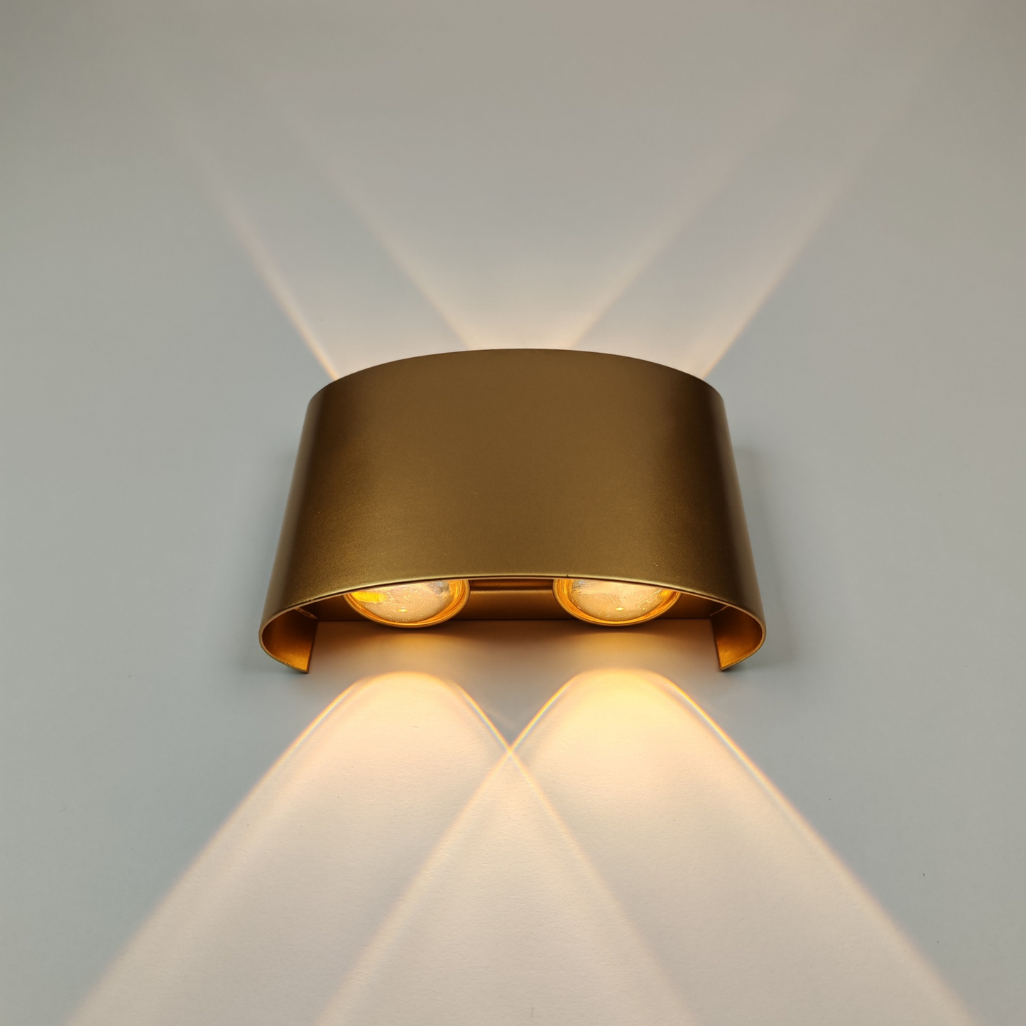 Modern Gold Wall Light LED Warm White 3000K Elegant Decorative Wall Sconce