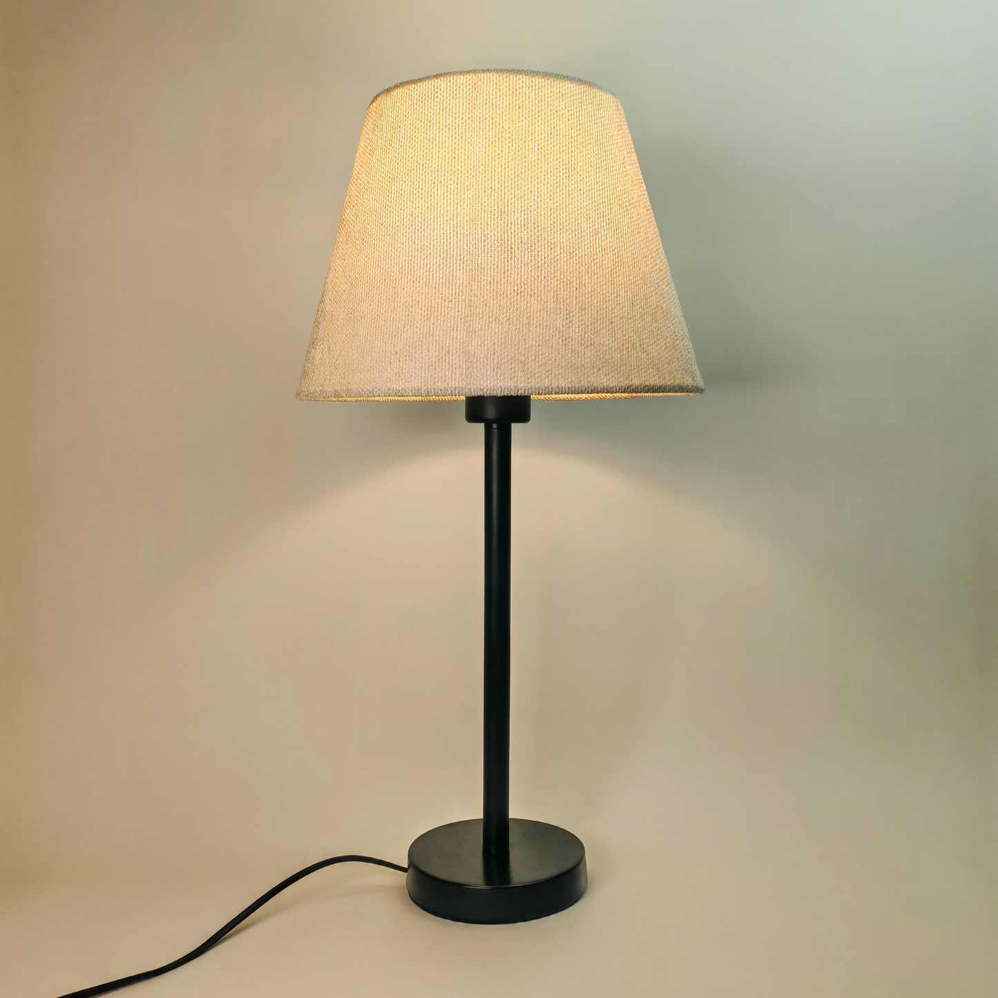 Modern Black Table Lamp with Beige Shade – Elegant Bedside & Desk Lighting E27