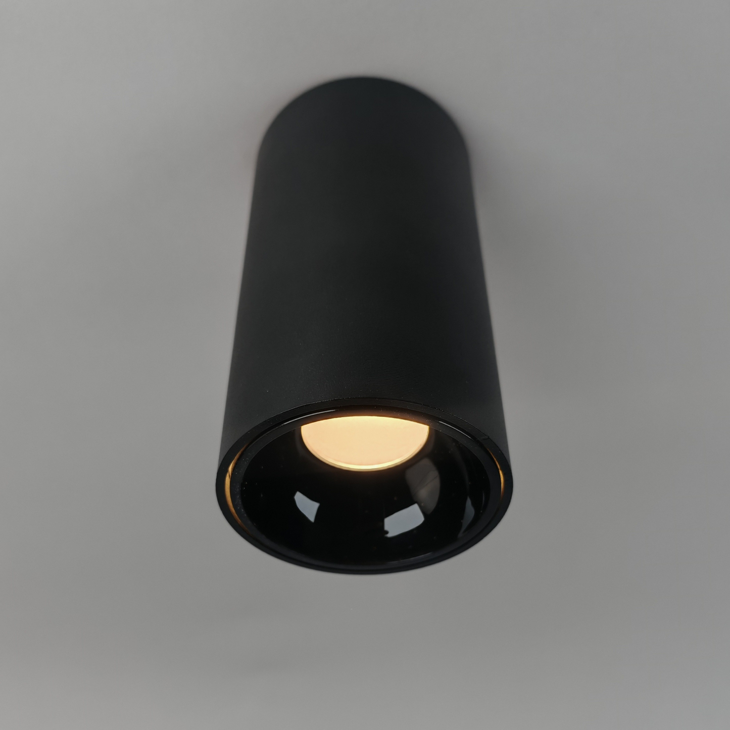Modern Black Wall Light LED Warm White 3000K Elegant Metal Wall Sconce
