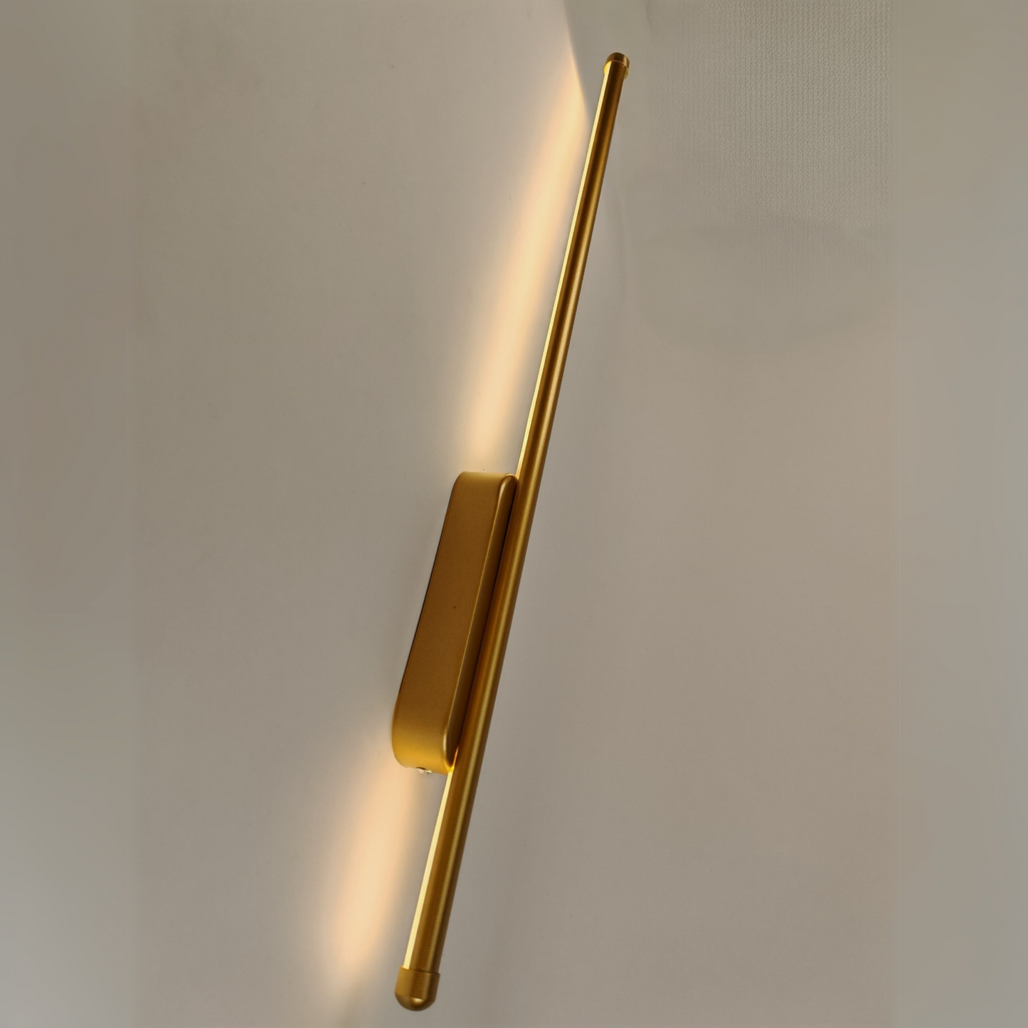 Modern Gold LED Wall Light – Decorative Indoor Wall Sconce 3000K Warm Light