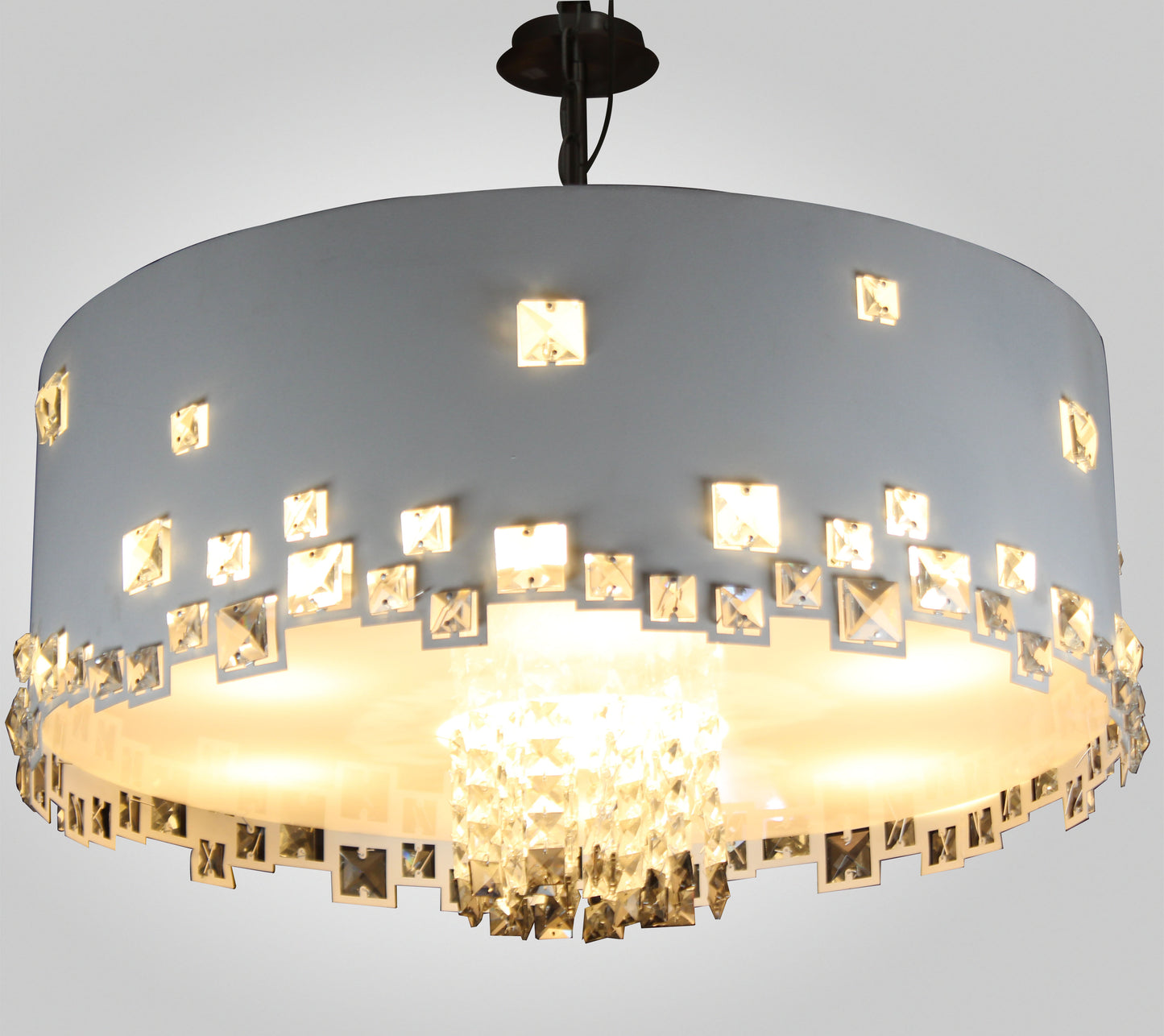 Modern White 7-Head Chandelier – Elegant Ceiling Light for Living & Dining Spaces