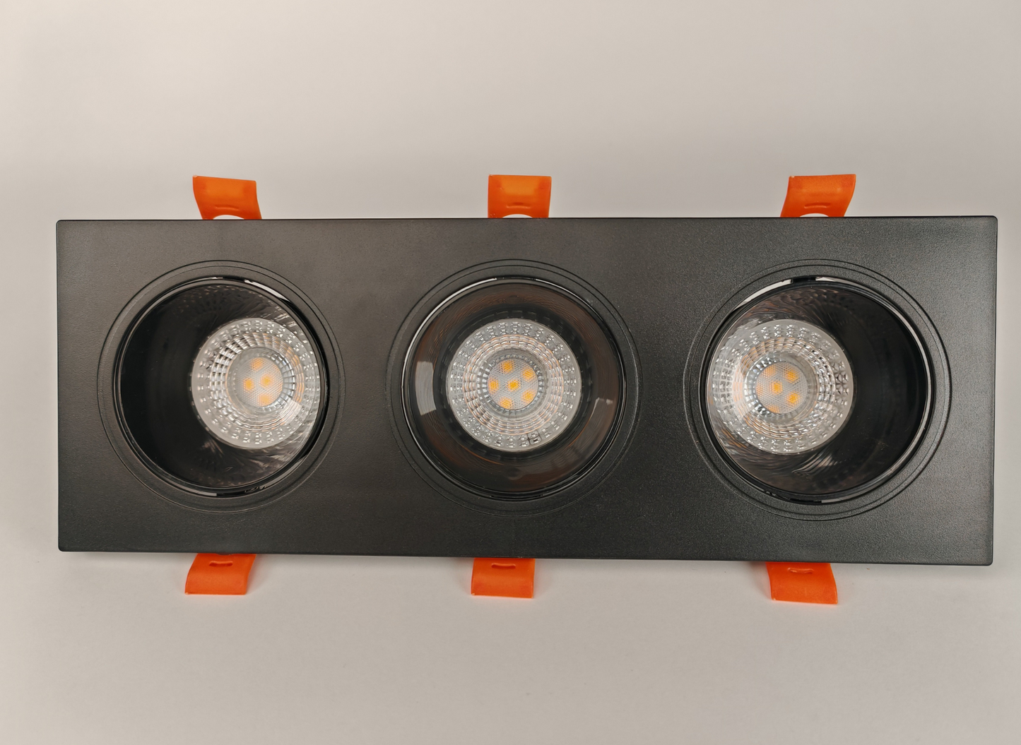Modern Black Triple Head Plastic Spot Light MR16 Ceiling Mounted