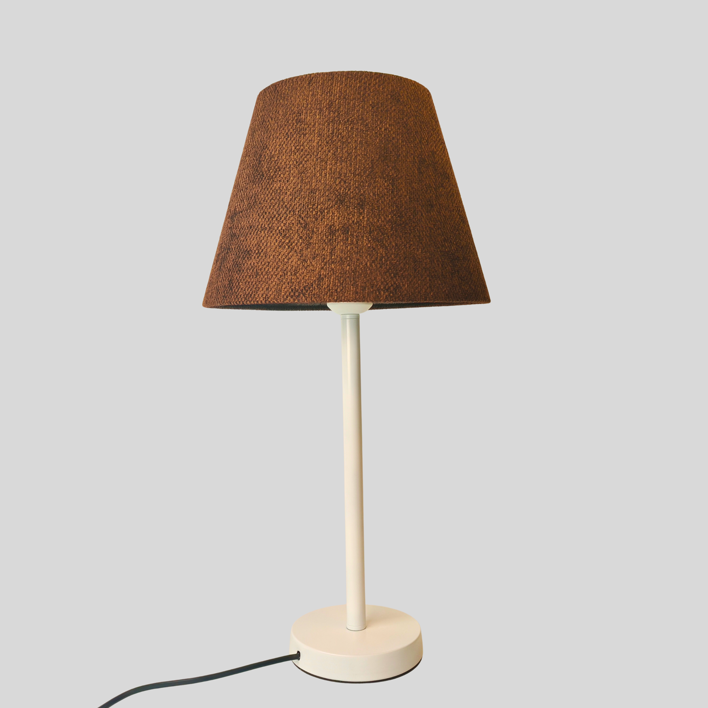 Modern White Table Lamp with Coffee Shade – Elegant Bedside & Desk Lighting E27