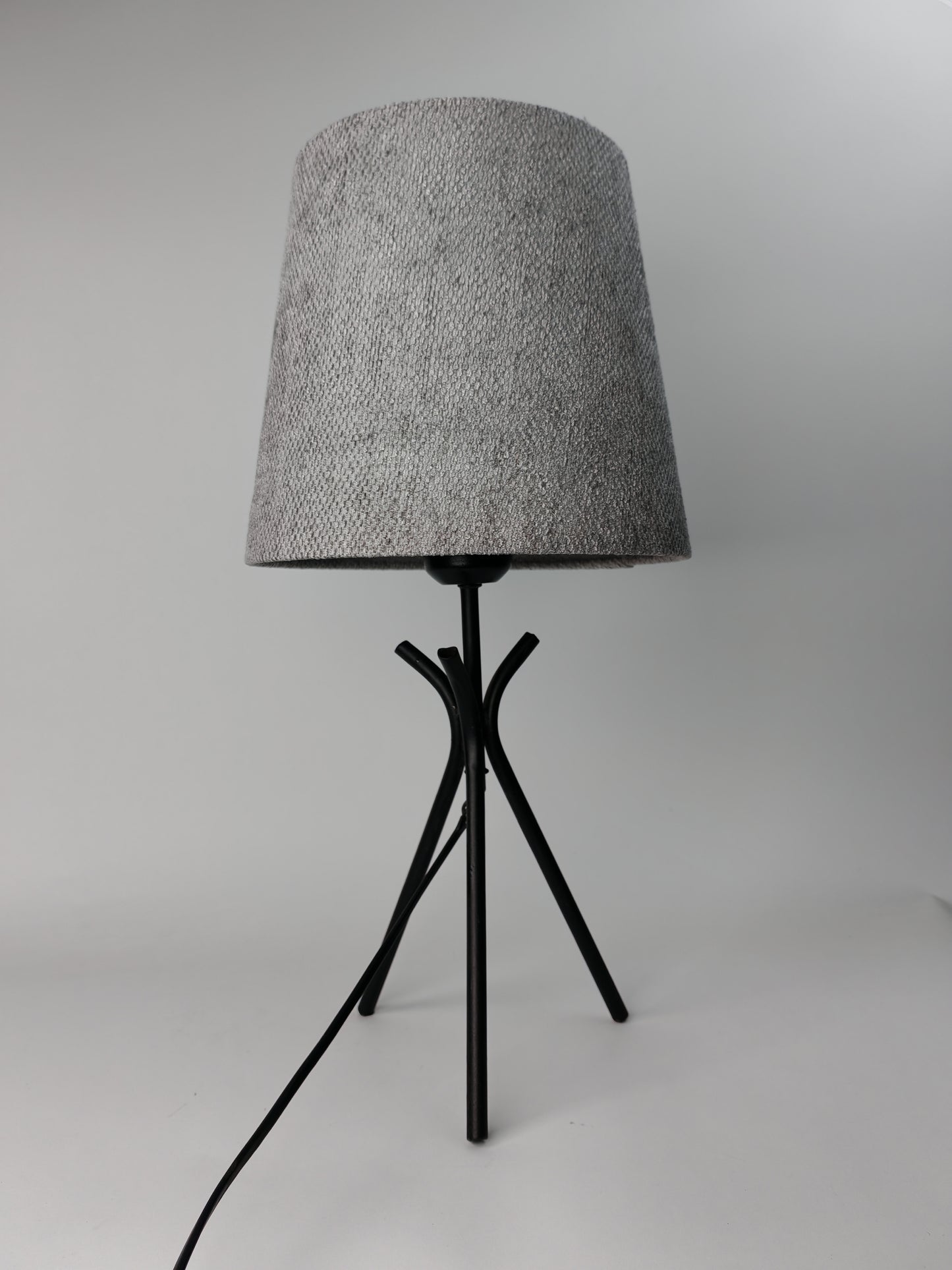 Modern Black Table Lamp with Grey Shade – Elegant Bedside & Desk Lighting E27