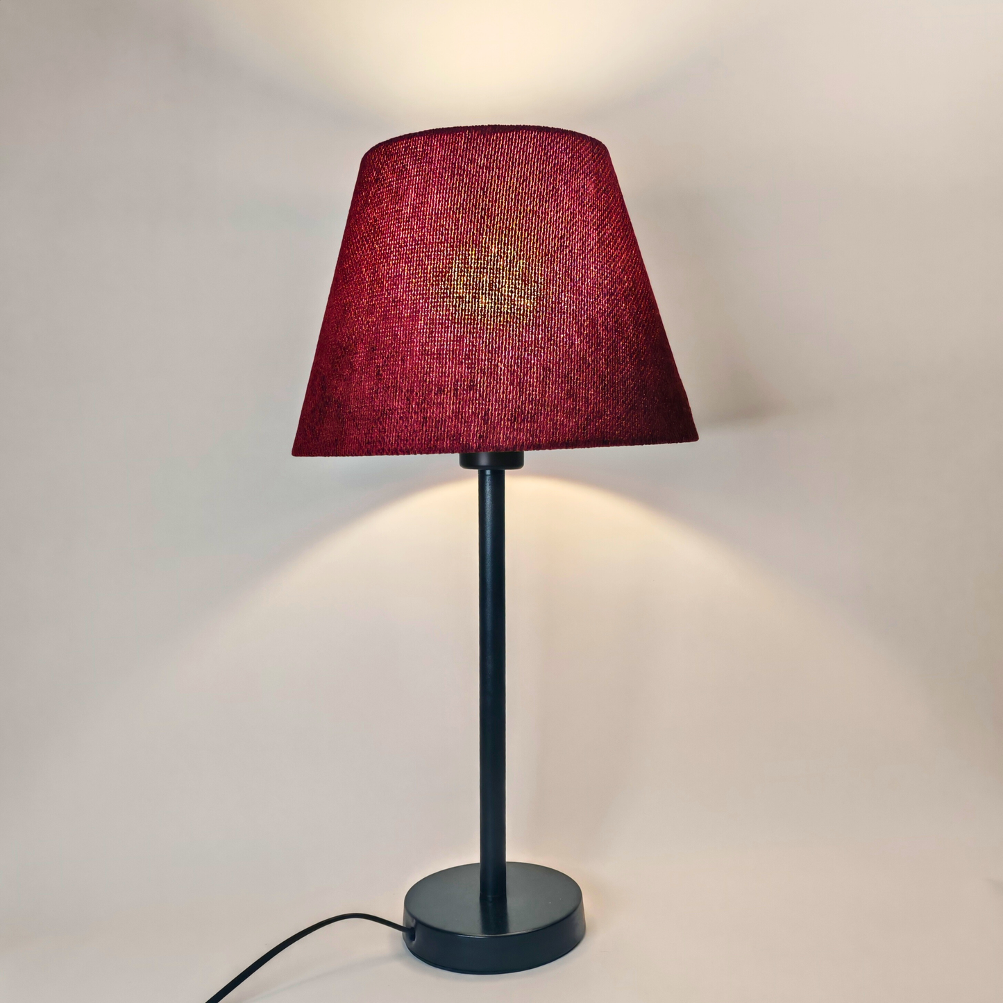 Modern Black Table Lamp with Burgundy Shade – Elegant Bedside & Desk Lighting E27