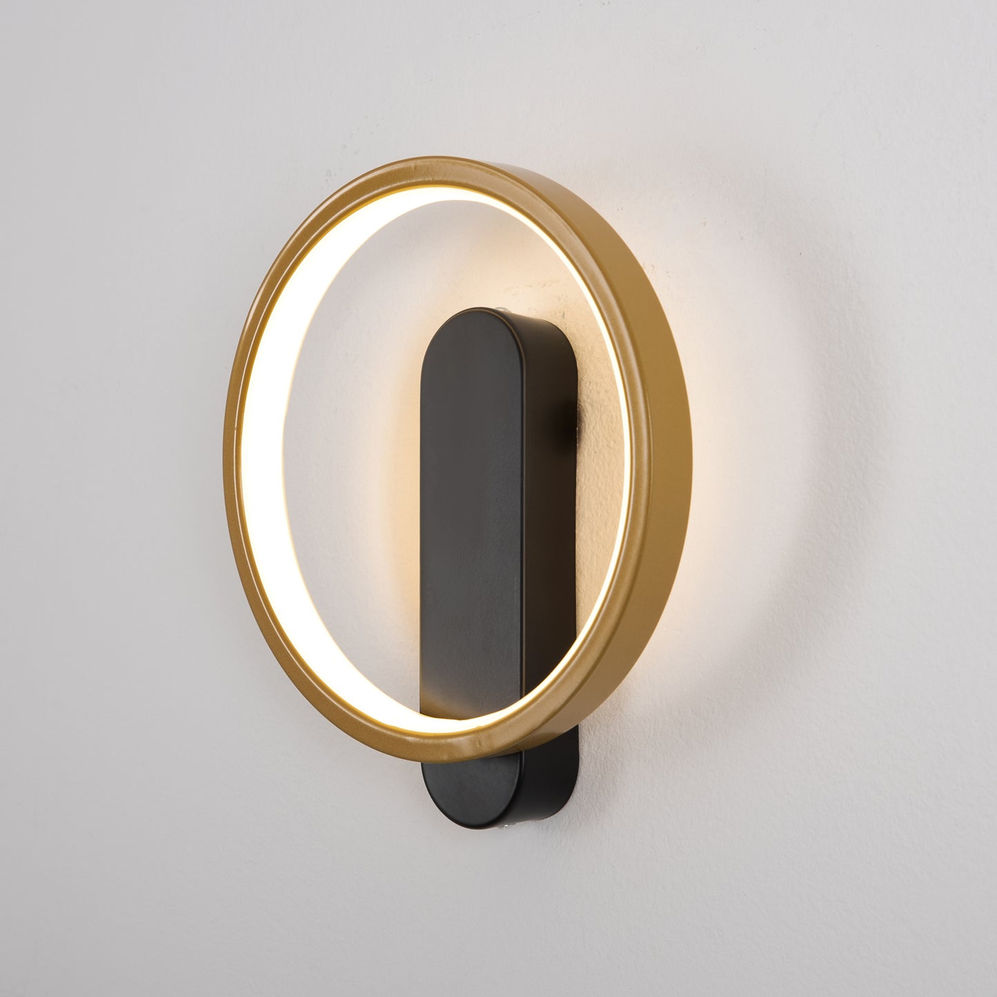 Modern Black & Gold LED Wall Light – Stylish Indoor Wall Sconce 3000K Warm Light
