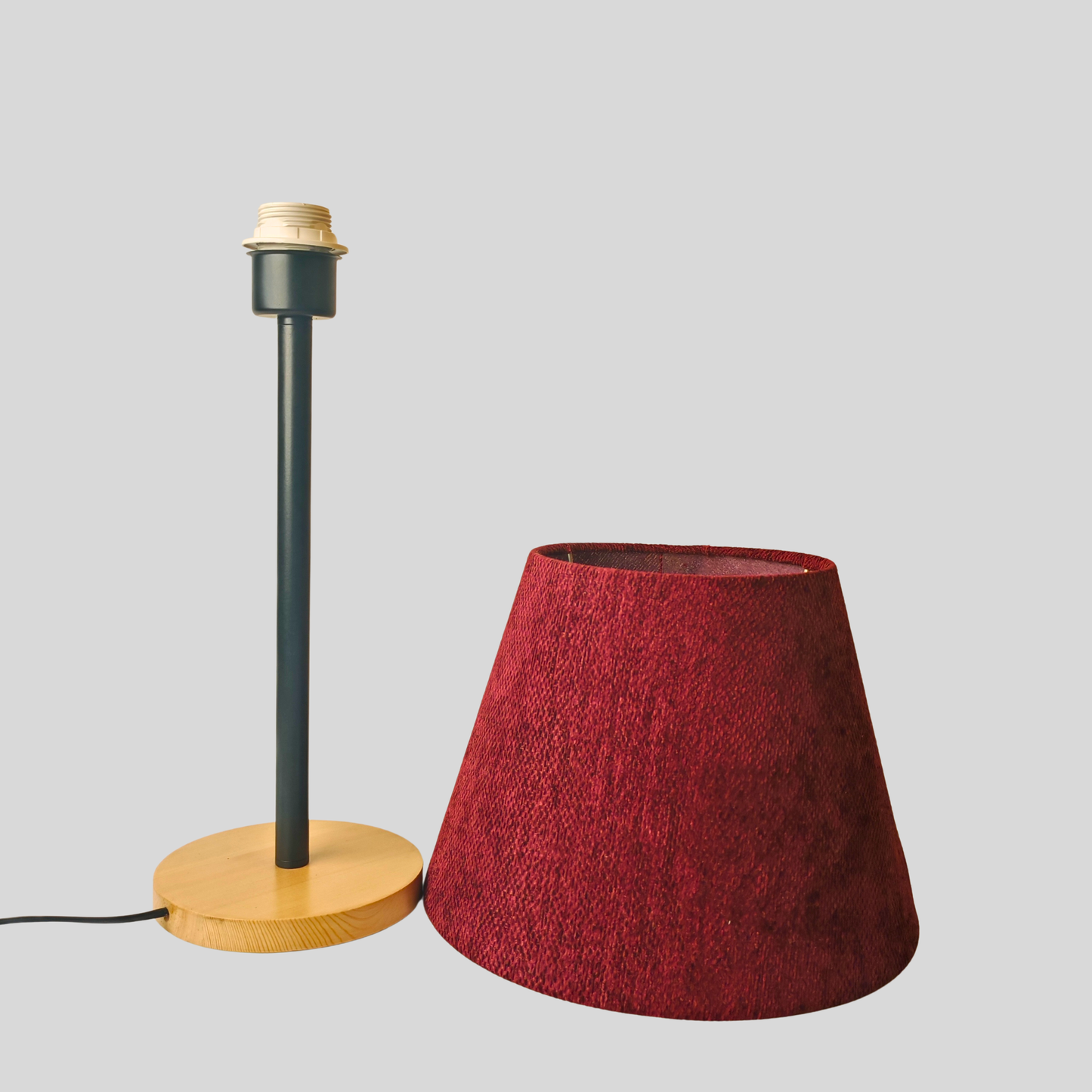 Modern Table Lamp with Wooden Base and Burgundy Shade – Stylish Bedside & Desk Lighting E27